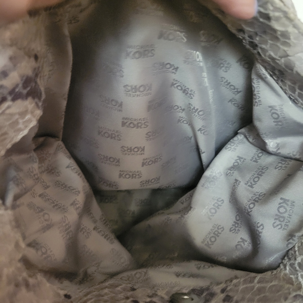 Michael Kors Lillie Large Snakeskin Slouchy Hobo Bag Like New Everyday Luxury - Picture 8 of 11